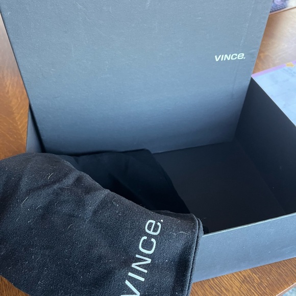 Vince Cabria taupe grey suede ankle boot size 8, box and bag included - Picture 10 of 13